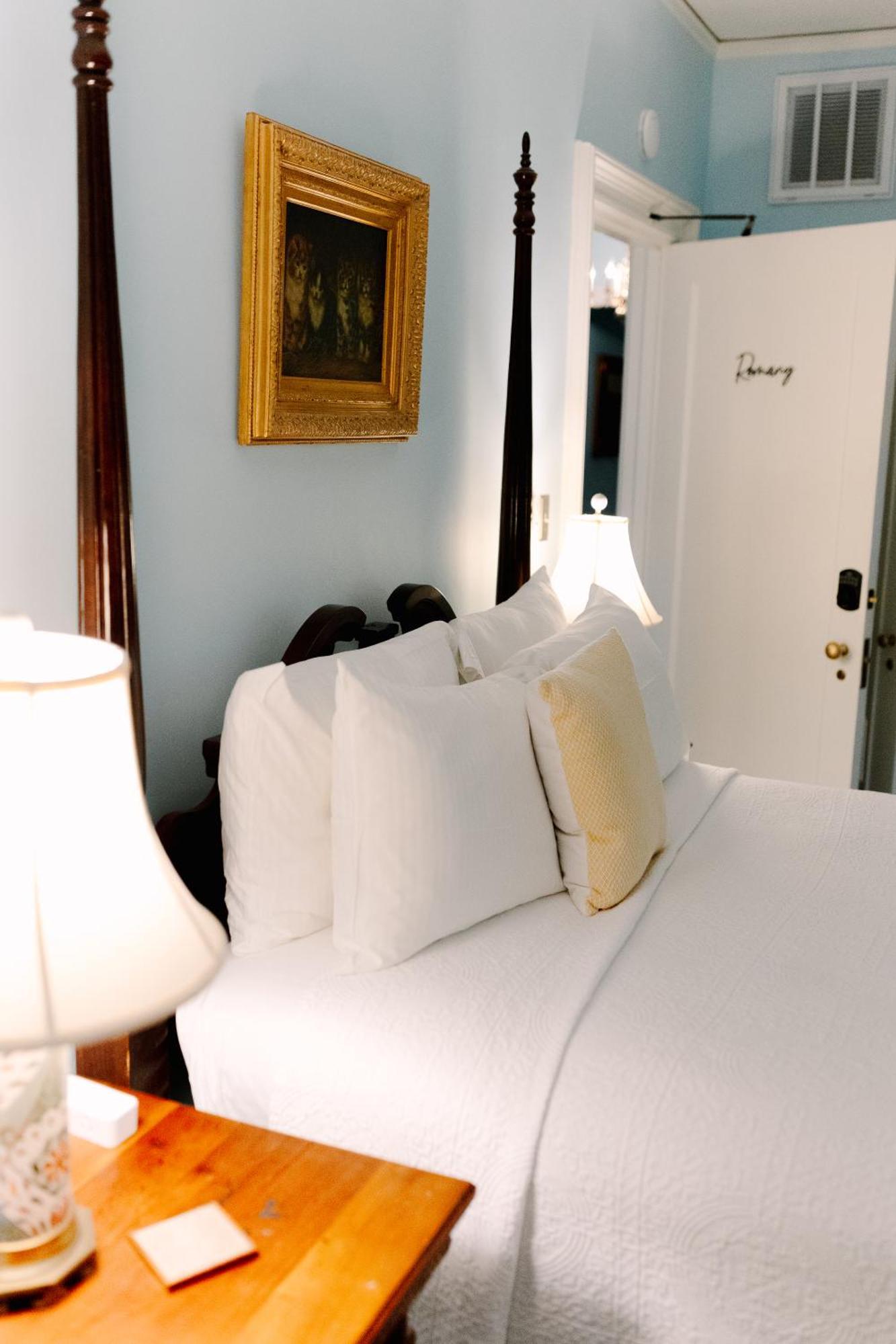 The Morehead Inn Charlotte Room photo
