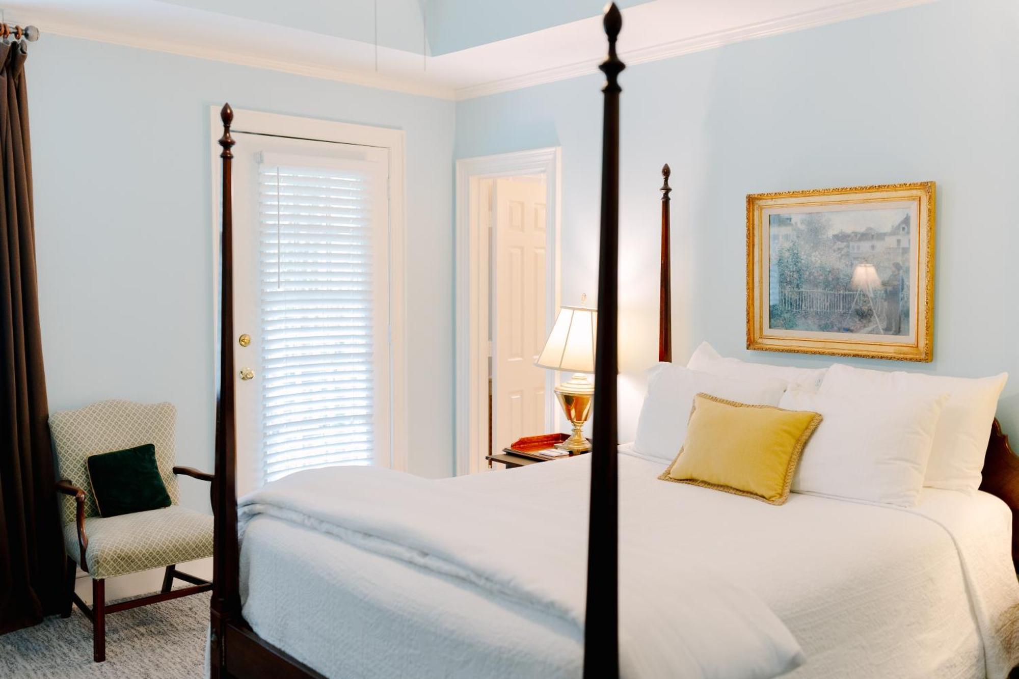 The Morehead Inn Charlotte Room photo