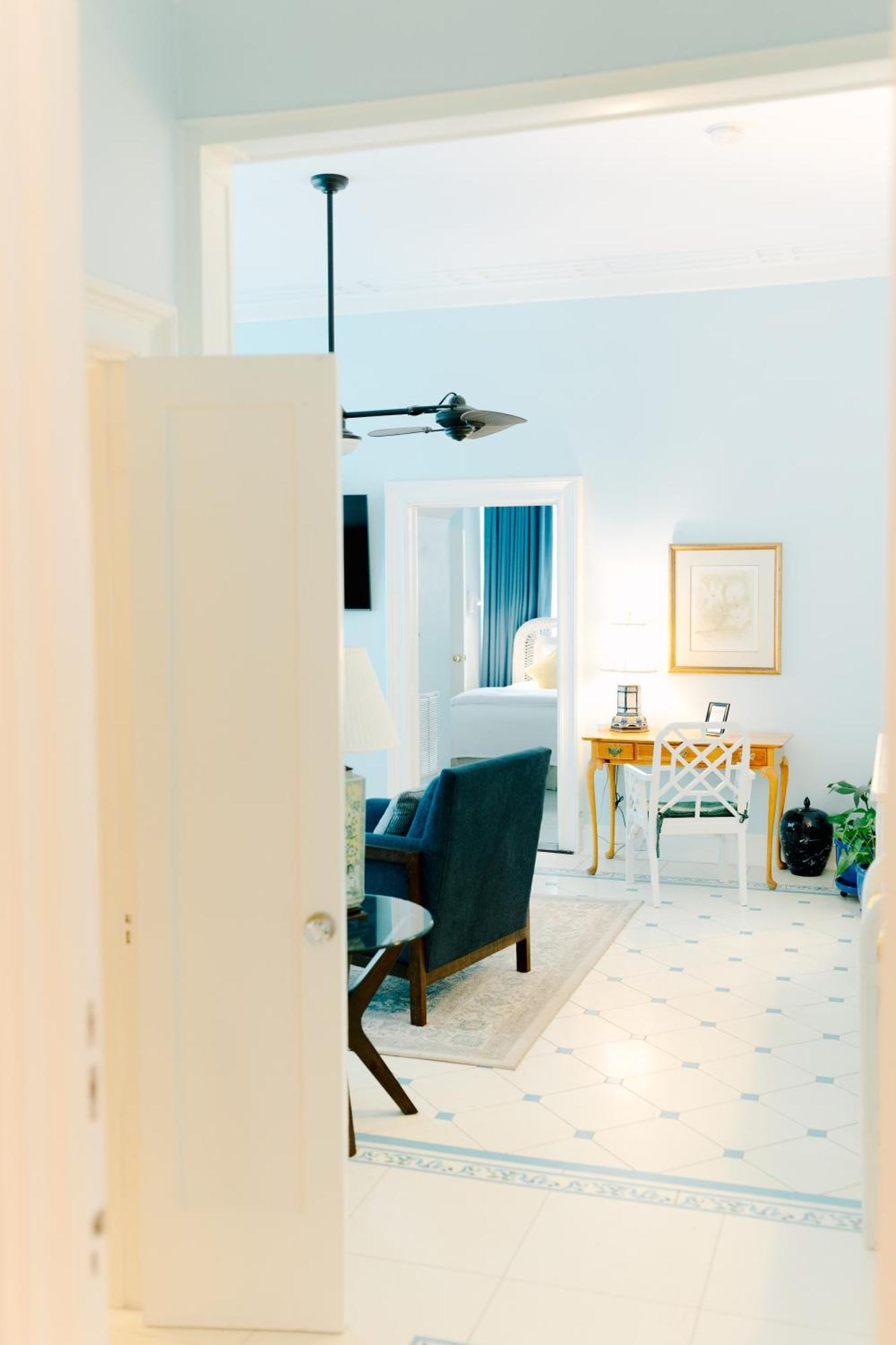 The Morehead Inn Charlotte Room photo
